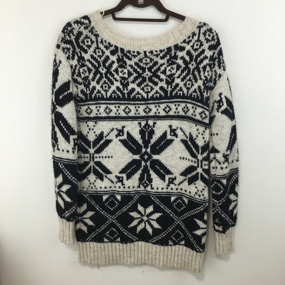 American Eagle Sweater - Picture 2 of 2